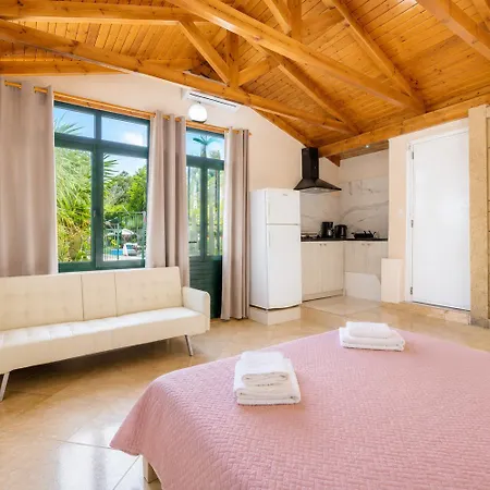 Ionian Balcony 3* Chavdata