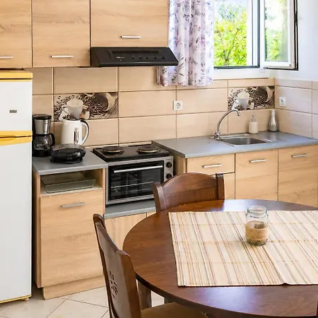 Ionian Balcony 3* Chavdata